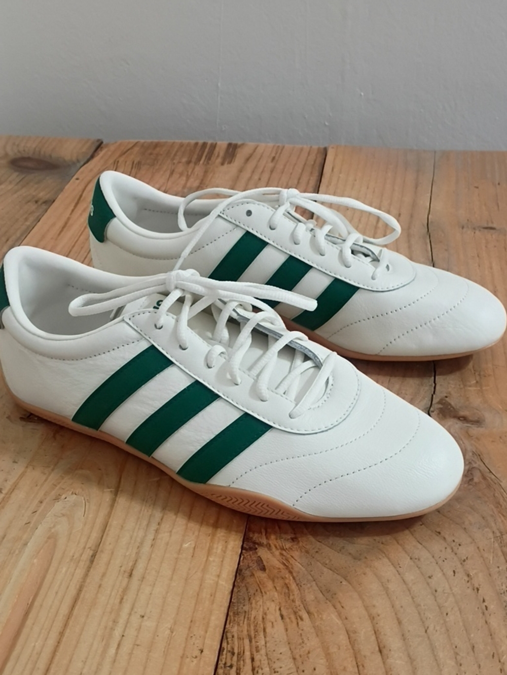 Adidas White & Green Leather Sneakers Size 9